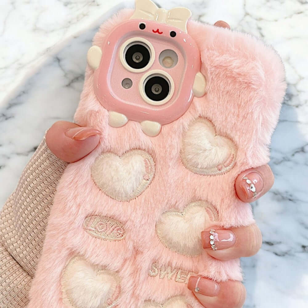 Romaine - Fluffy Heart Phone Case